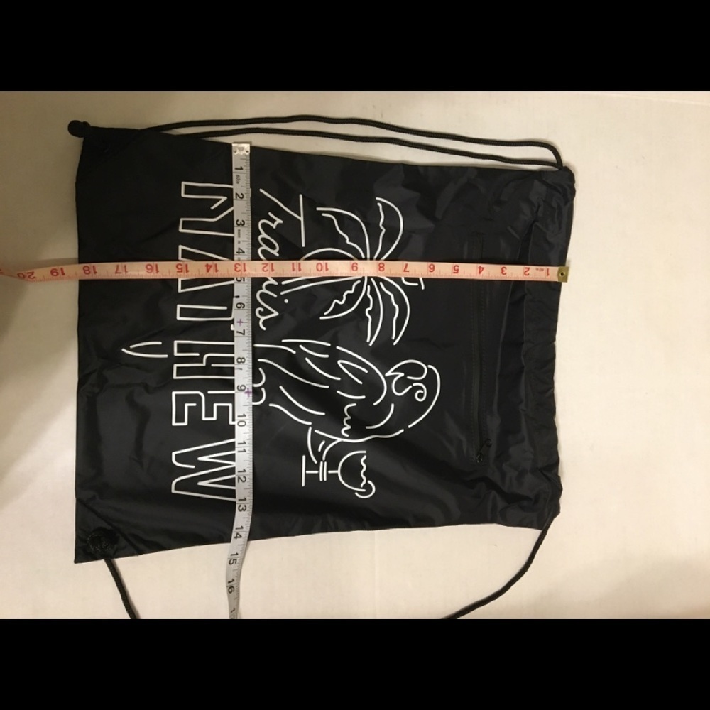 New Travis Mathew Drawstring Backpack - Picture 8 of 11